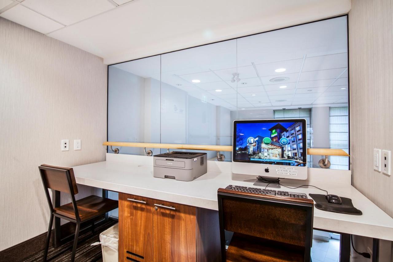 Express & By Ihg Hotel 3*